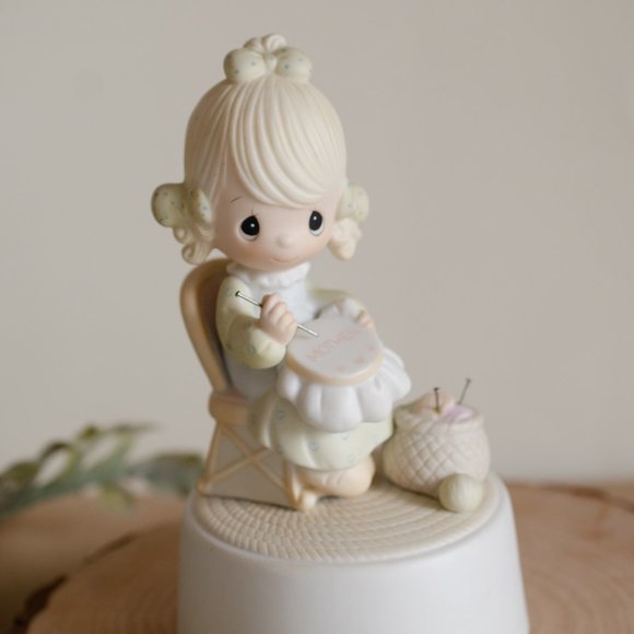 Precious Moments Jonathan and David Mother Sew Dear music box - Picture 2 of 5